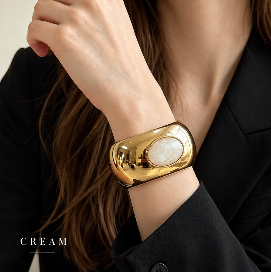 Aurelia Cuff